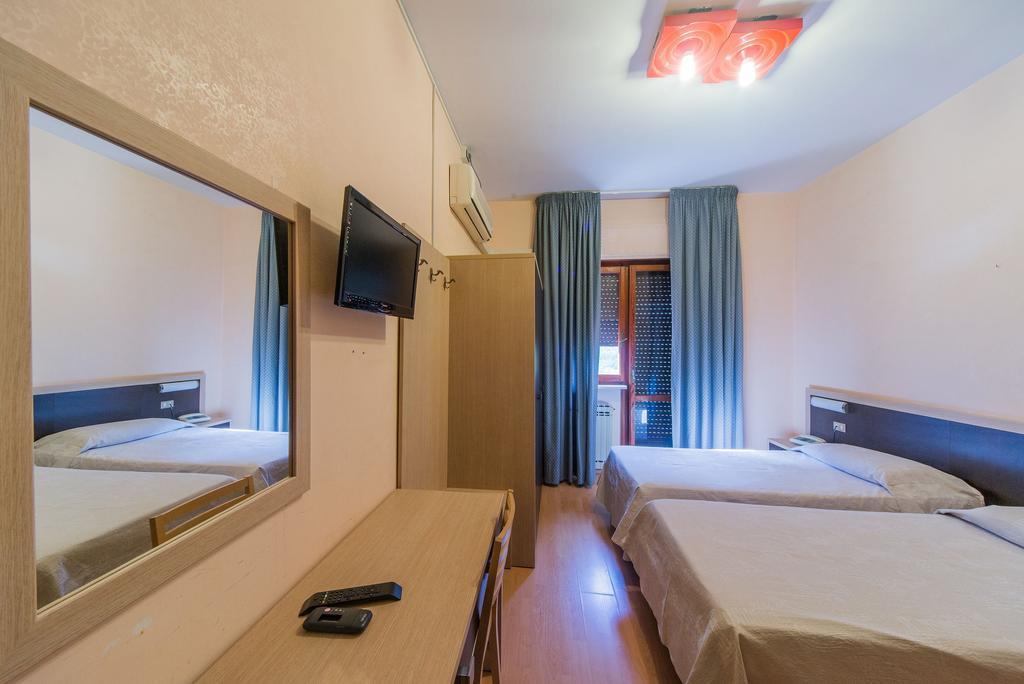 Fara San Martino Hotel Del Camerlengo חדר תמונה